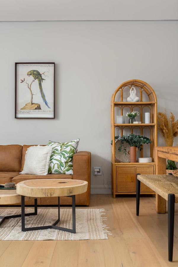 169 On Main Luxury Apartment